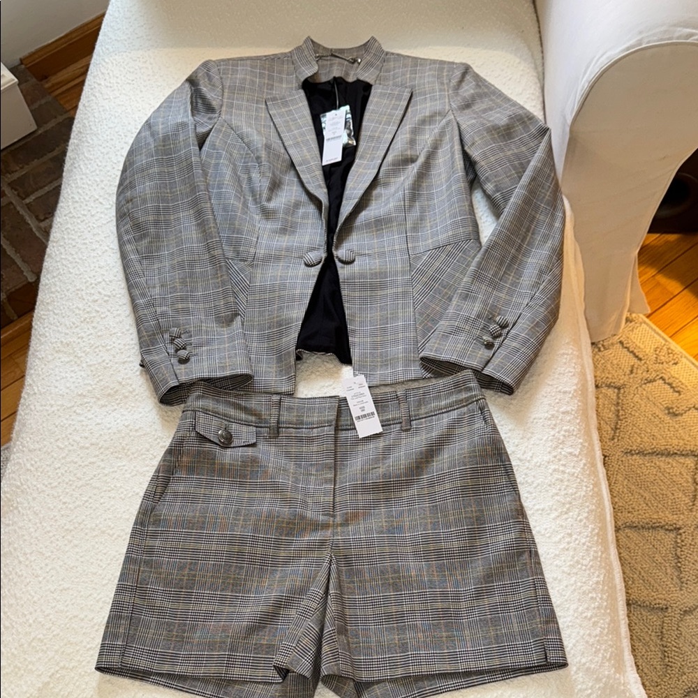 White House Black Market womens Gray/Black Plaid Blazer and Shorts Set.